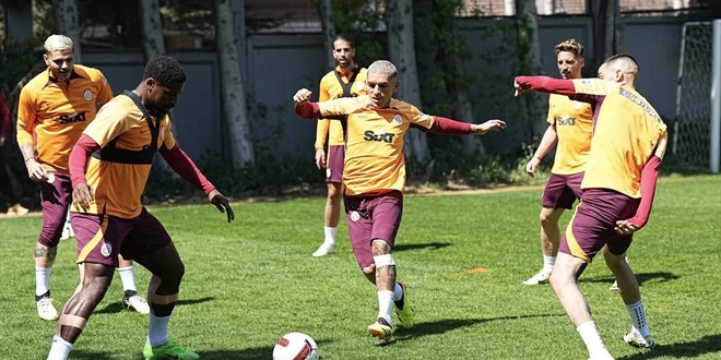 Galatasaray 5 futbolcusu ile szleme uzatt