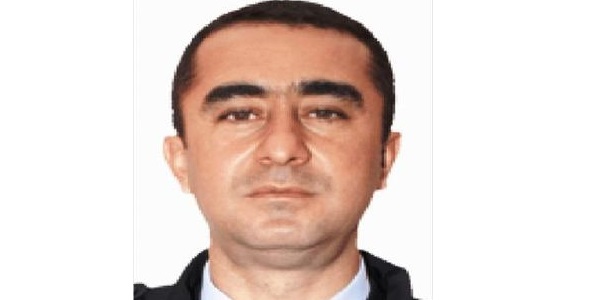 Bursa&#39;nın Mustafakemalpaşa ilçesinde görev yapan evli ve 2 çocuk sahibi 44 yaşındaki polis memuru Mustafa Sökmen kalp krizi geçirerek hayatını kaybetti. - headline