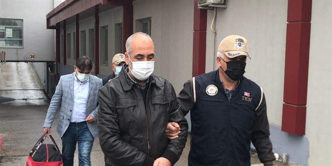 Adana'daki FET ynelik operasyonda yakalanan 8 zanldan biri tutukland