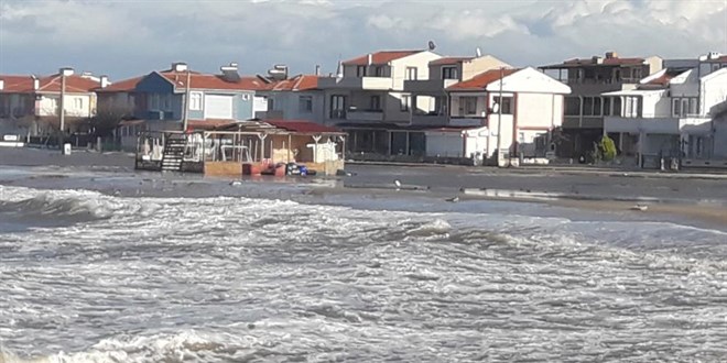 Edirne'de deniz tat, deniz suyu binalara dayand