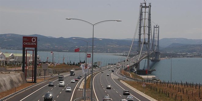 Osmangazi Kprs'nden ylba gecesi geenlere cret iadesi