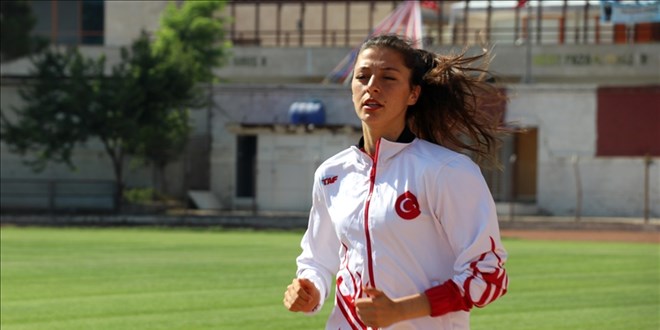 Milli atlet Emine Hatun Tuna Mechaal, spanya'da en iyi derecesini elde etti