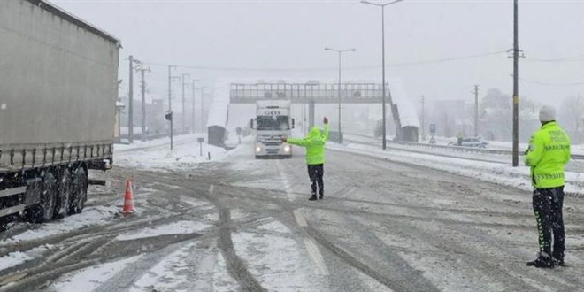 TEM Ankara yn kar nedeniyle kapand