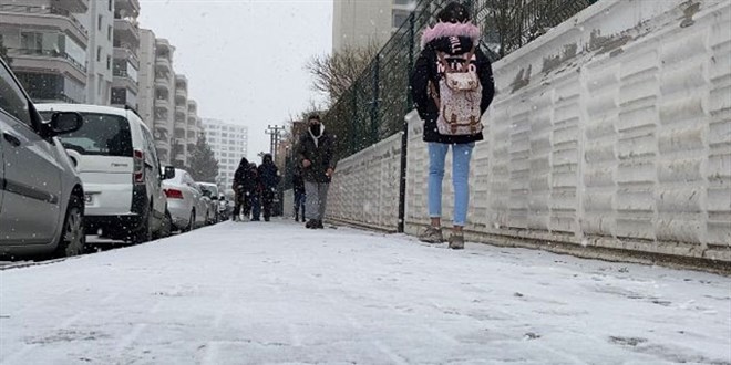 Buzlanan yol ve kaldrmlarda den 222 kii hastanelik oldu