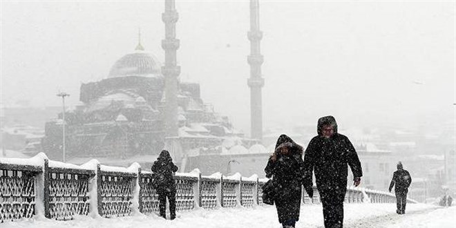 stanbul'da kamu alanlar iin yeni idari izin karar