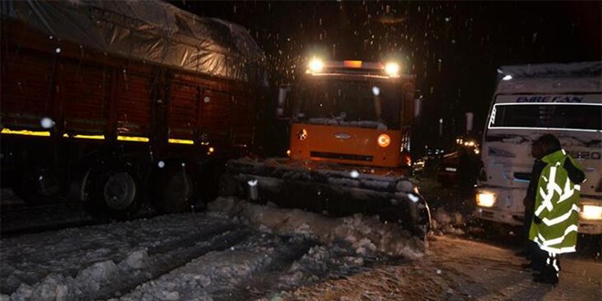 Antalya-Konya karayolu tm ara trafiine kapatld