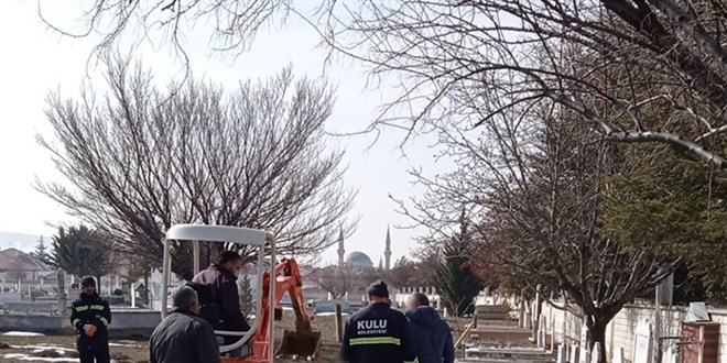 Konya'da biyolojik annenin tespiti iin 40 yl nce len kiinin mezar ald