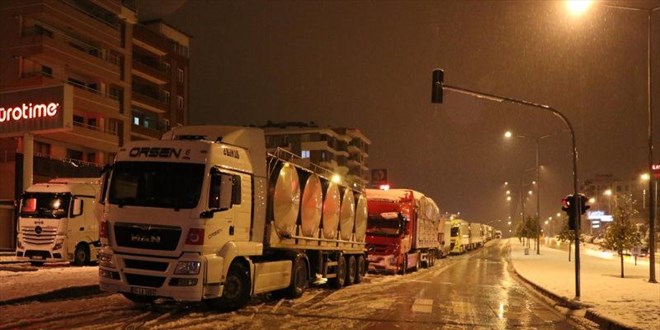 Kar nedeniyle kapanan Denizli-Antalya kara yolu ulama ald