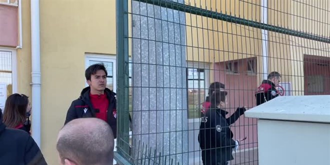 Edirne'de futbol manda kan kavgada 2 hakem yaraland