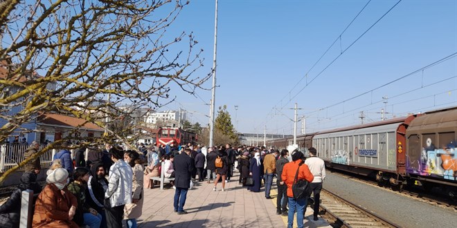 stanbul'a otobs biletleri cepleri yakt! Tren fiyatlarn duyanlar akn etti