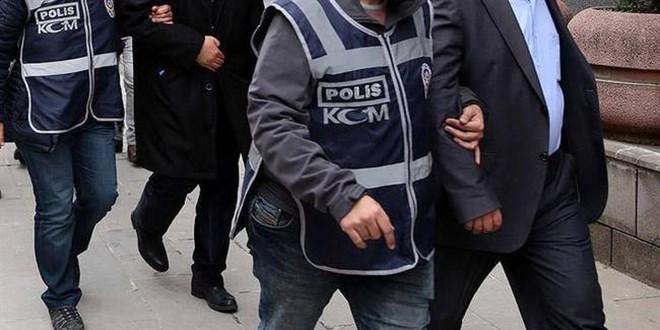 Adana'da FET operasyonunda 15 zanl yakaland