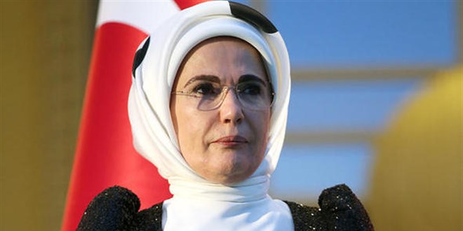 Emine Erdoan'dan salk alanlarnn zveri ve fedakarlna vg