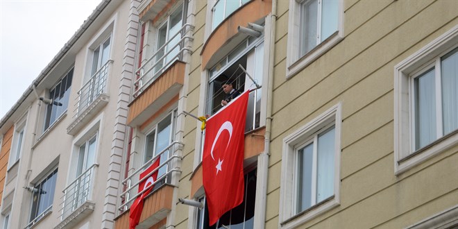 ehit Uzman avu Akgn'n Tekirda'daki ailesine ehadet haberi verildi