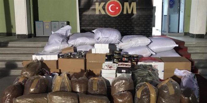 Ankara'da 1,4 ton kaak ttn ele geirildi