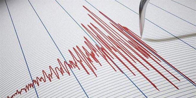 zmir'in eme ilesi aklarnda 4,4 byklnde deprem meydana geldi