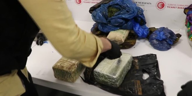 stanbul Havaliman'nda 3 ayr operasyonda 58 kilogram kokain yakaland