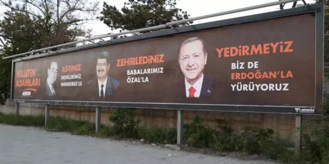 Kamptaki CHP'lilere Van'da Menderes, zal ve Erdoan'l pankart srprizi