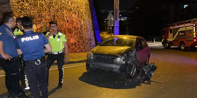 Kaza yapan src, 'Ehliyetimi kaybedemem' diyerek kat