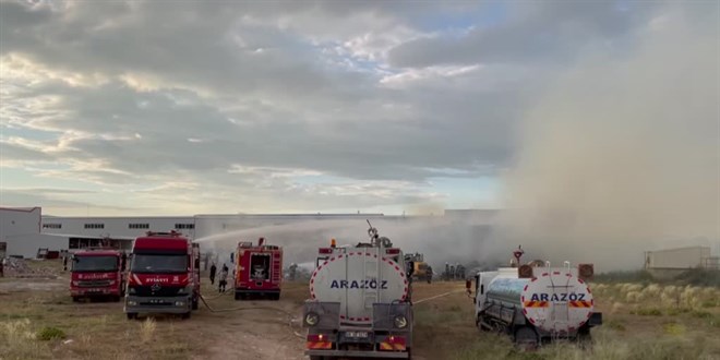 Aksaray'da geri dnm fabrikasnda yangn kt