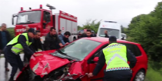 Bolu'da iki otomobilin arpt kazada 5 kii yaraland