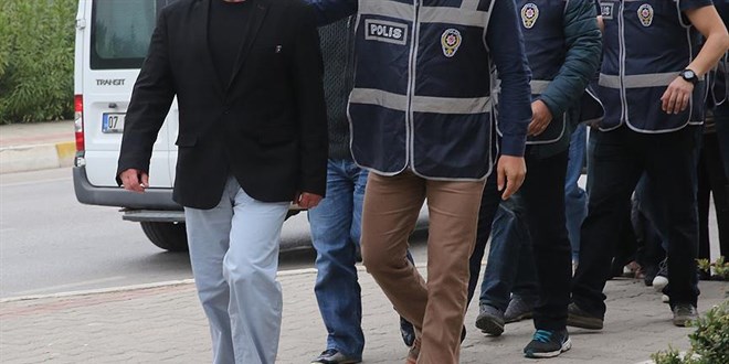 Trabzon'da FET operasyonunda yakalanan 6 kiiden 2'si tutukland
