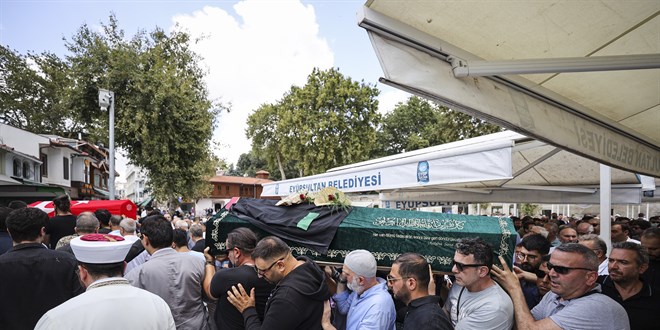 Saldrda hayatn kaybeden avukat Bakrta iin cenaze treni dzenlendi