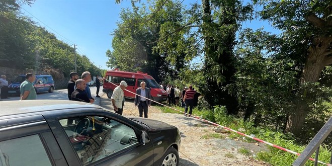 Sakarya'da Melen ay'na devrilen otomobilin srcs aranyor