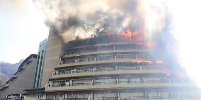 Marmaris Uygulama Oteli alevlere teslim oldu