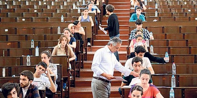 'Sorularda benzerlikler olabilir ama birebir ayn olmas izah edilemez'