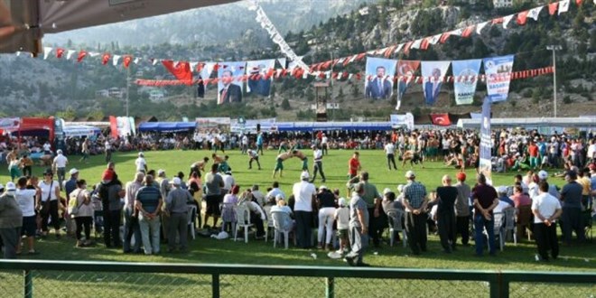 Karaisal Belediyesi 'aibe' iddialar nedeniyle altn kemeri askya ald