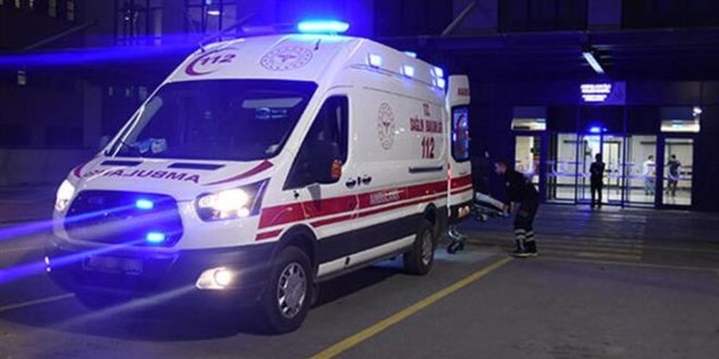 Krkkale'de refje devrilen otomobildeki 6 kii yaraland