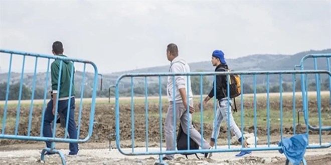 Yunanistan Trkiye snrndaki elik bariyeri uzatacak! 180 kilometre olacak