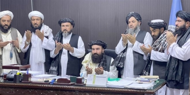Taliban Eitim Bakan Vekilini grevden ald