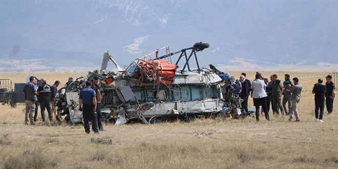 Denizli'de den helikopterde kaza krm incelemesi srdrlyor