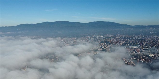 Dzce Ovas'nda oluan sis bulutu havadan grntlendi