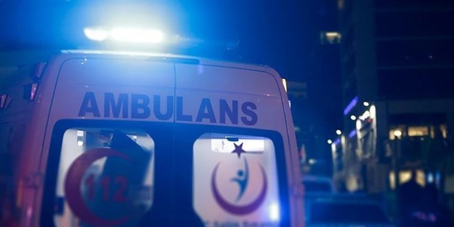 Osmaniye'de ambulansla otomobilin arpmas sonucu 5 kii yaraland