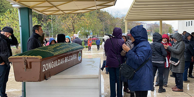 Emekli retmen, retmenler Gn'nde kansere yenik dt