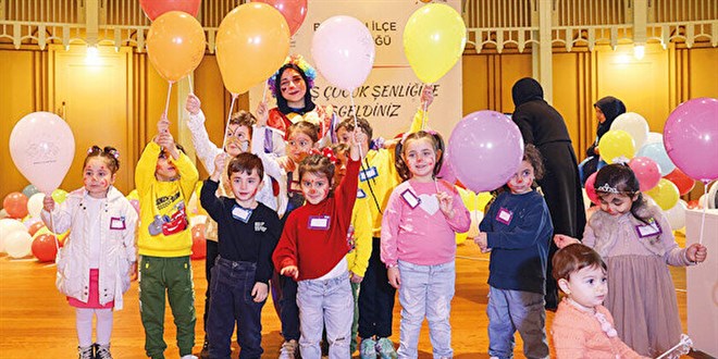 Cami de sevindi: Taksim Camisi ocuklarla en