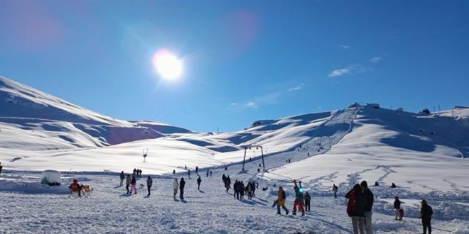 Kayak merkezlerinde kar kalnl en fazla Antalya'da lld
