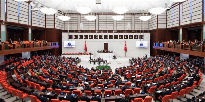 AK Parti'li Elita: Meclis Genel Kurul almalarna 1 hafta ara veriyoruz
