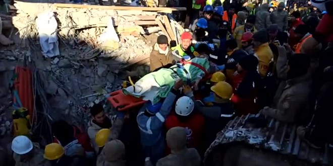 Voleybolcular Emincan Kocaba, Gamze Naz Cck ve Emine Arslan depremde vefat etti
