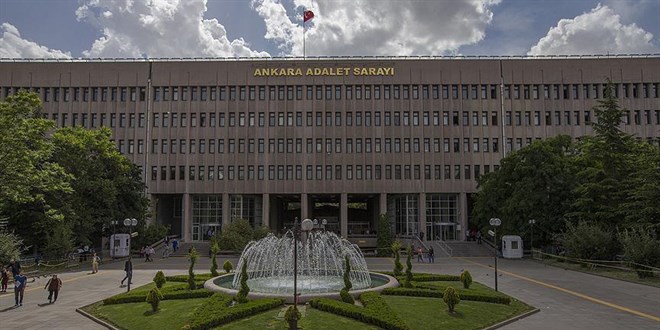 Ankara Cumhuriyet Basavclnn 272 kiilik ekibi deprem blgesinde