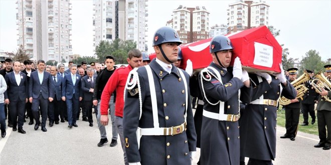 Grev iin gittii Mersin'den dnen karakol komutan, kazada ehit oldu