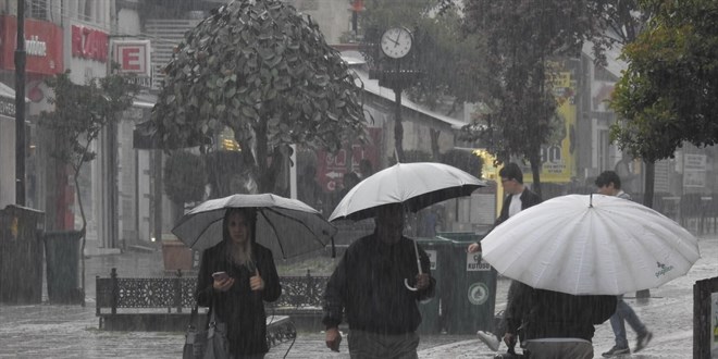 Meteoroloji uyard... Scaklk dyor, saanak ya geliyor - Harital