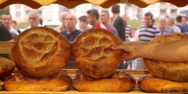 stanbul'da Halk Ekmek ramazan pidesini 5 liradan satacak