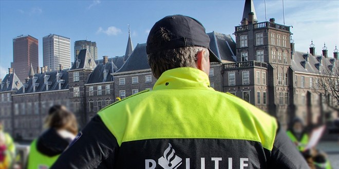 Hollanda'da parlamento binas boaltld