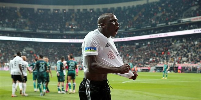 Derbide perdeyi Icard at, Aboubakar kapatt: 3-1