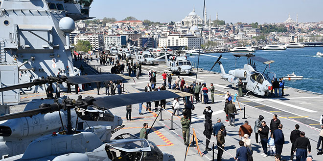 stanbul'da TCG Anadolu'yu 140 binden fazla kii ziyaret etti