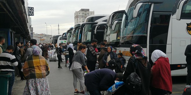 Otogarlarda seim hareketlilii: Younluk artt, ek seferler konuldu