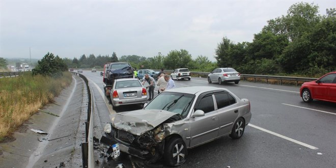 Dzce TEM Otoyolu sava alanna dnd: 10 ara kazaya kart